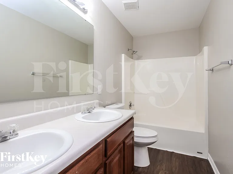2814 Rothe Ln — Photo 14