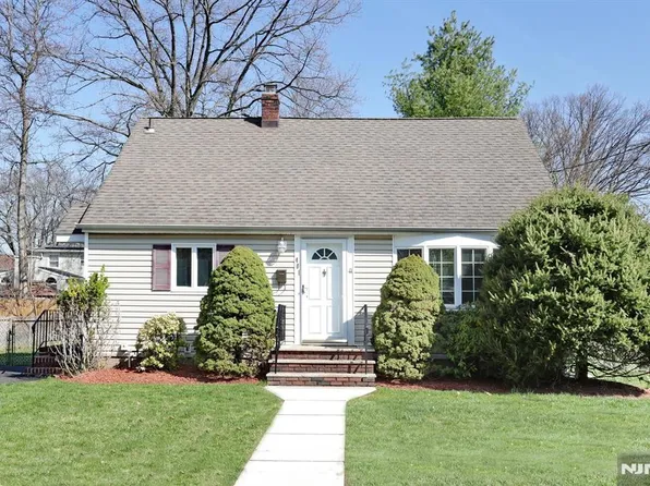 401 Pleasant Ave, New Milford, NJ 07646