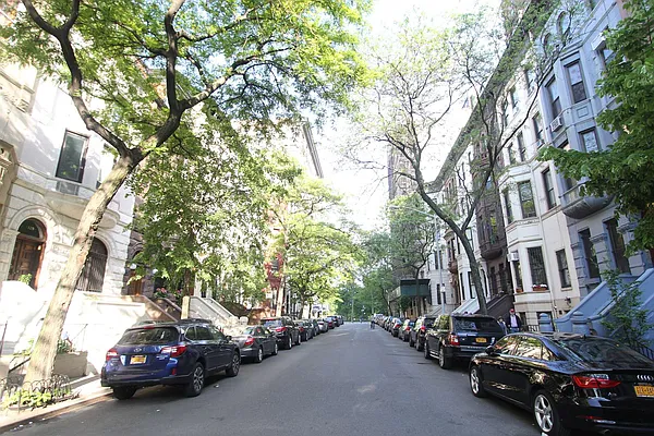 Rented by George Agiovlasitis, LREB | media 11