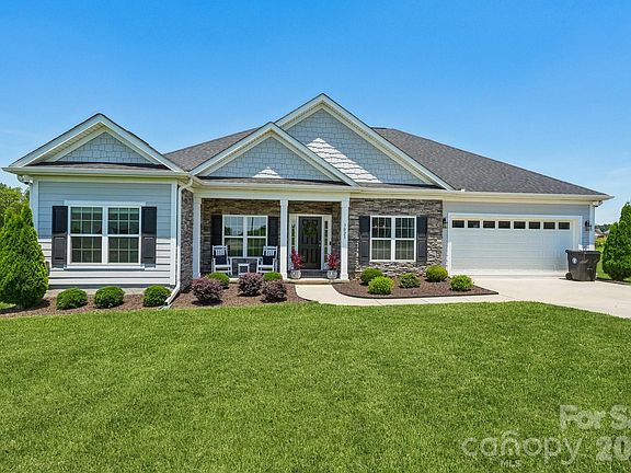 2nd image of 3023 Isle Ln
