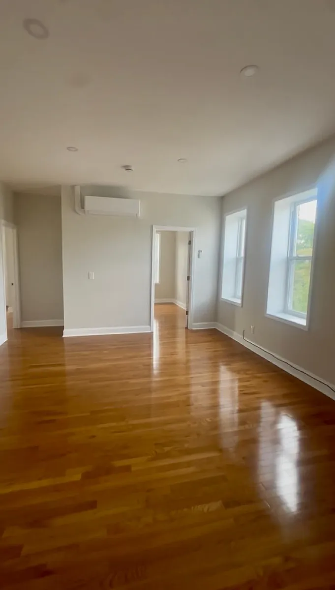 Open floor plan - 129 Maple Ave #6