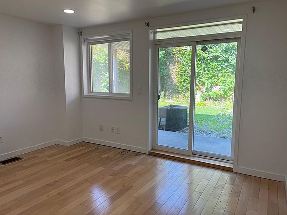 4th image of 4314 157th St Floor 1