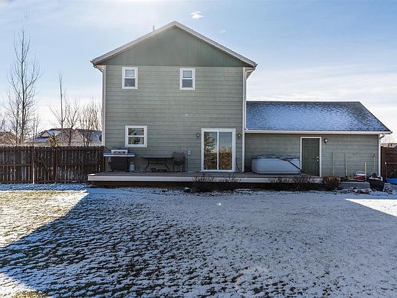 5th image of 513 Red Barn Dr