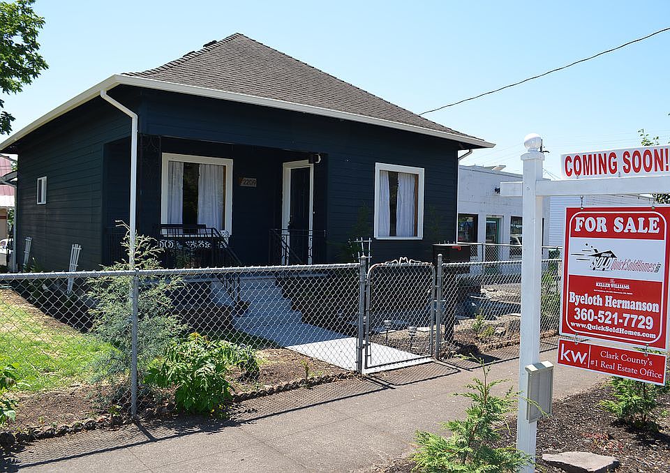 1st image of 2209 E Evergreen Blvd