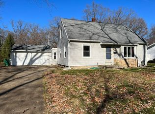 1304 E Hatch St, Sturgis, MI 49091