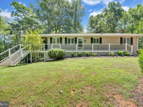 1439 Kaseys Lakeview Dr, Moneta, VA 24121