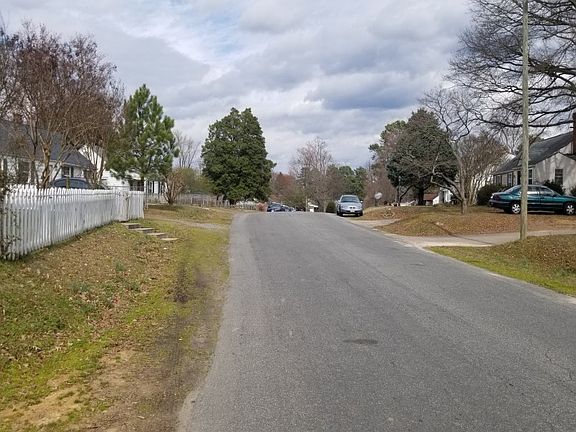 4th image of 2430 Alycia Ave