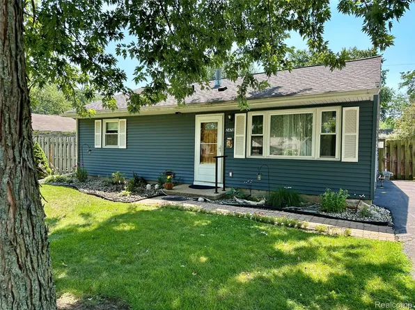 2470 Northdale Dr, Grand Blanc, MI 48439