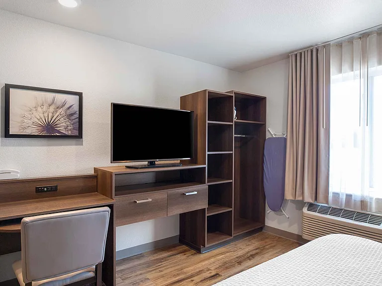 Studio Suite - 1 Queen Bed