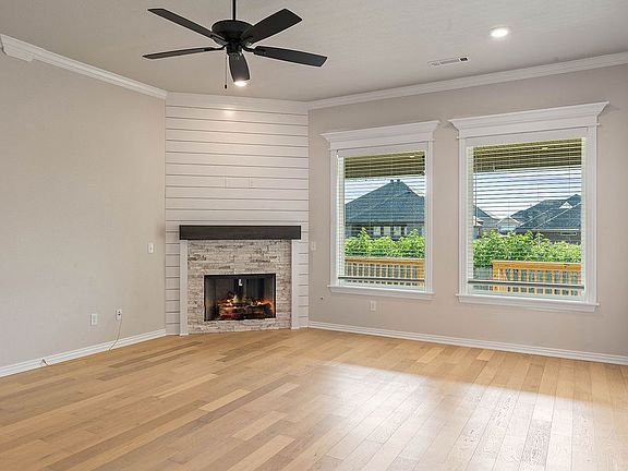 5th image of 1809 Abbott Ln