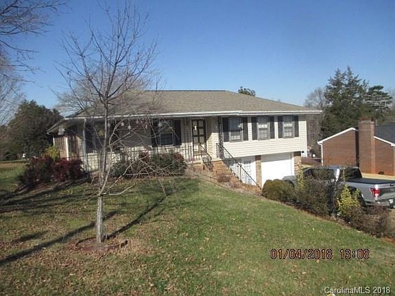 3rd image of 140 Parkland Dr
