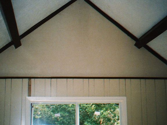 vaulted ceiling livingroom