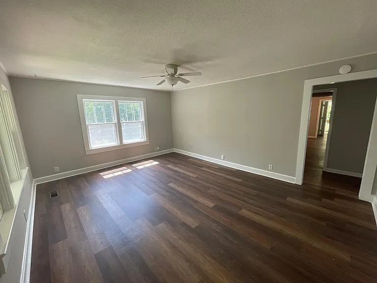 314 Glendale Dr — Photo 8