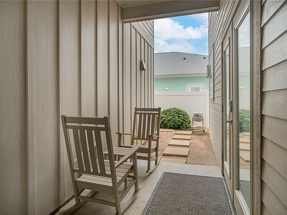 3rd image of 2821 11th St APT 105