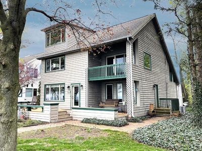 2515 Lakeshore Dr, Saint Joseph, MI, 49085