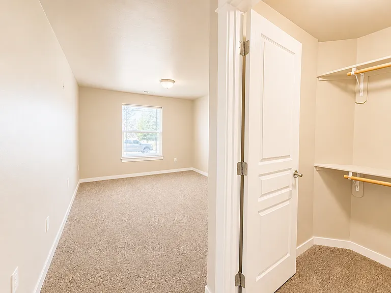 1515 W Cactus St — Photo 9