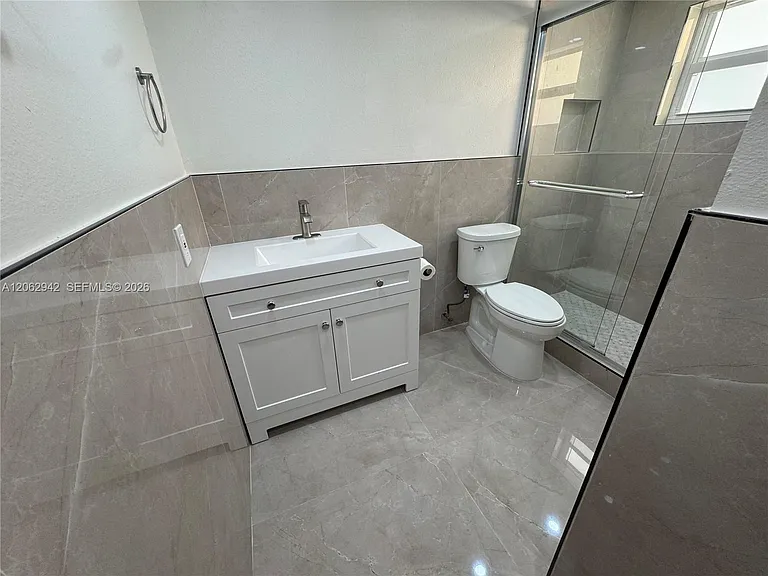 4000 NE 170th St #606 — Photo 12