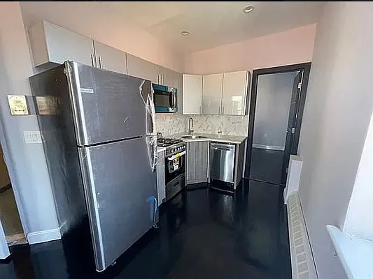 950 Bergen St #10A — Photo 1