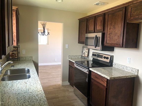 3rd image of 1103 N 29th Dr