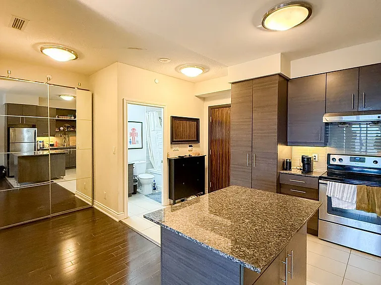 325 S Park Rd #1009 — Photo 6