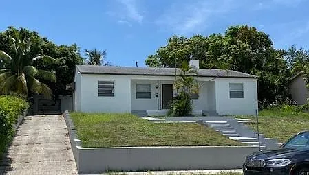 3808 Westview Ave — Photo 1