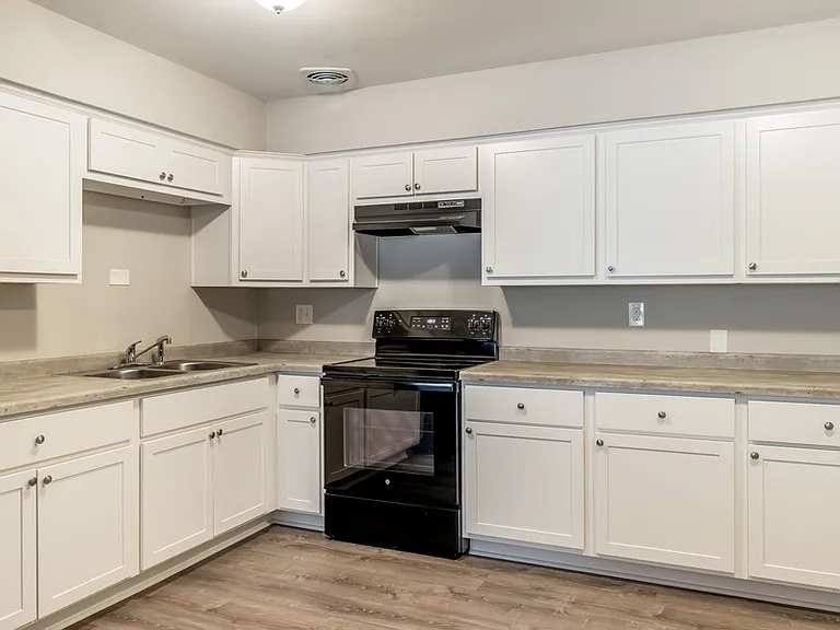 4222 S 51st St #7 — Photo 5