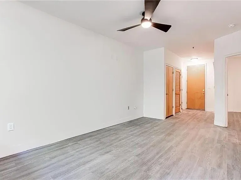898 Oak St SW #1307 — Photo 3