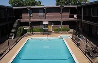 Hillcrest Plaza — Photo 1