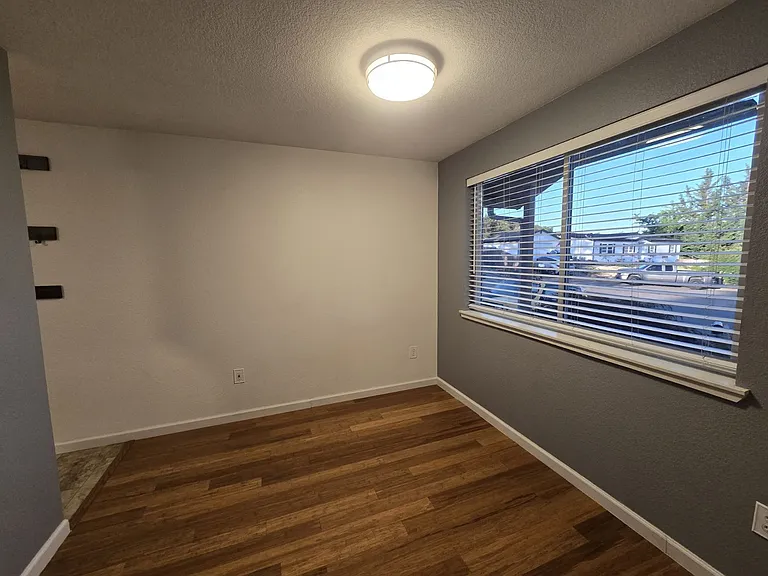 160 Keeler Ct — Photo 9