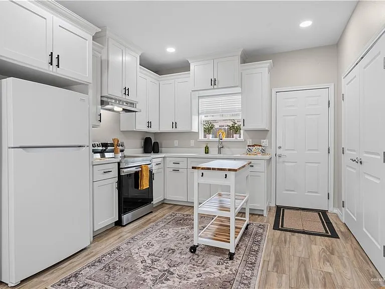2809 E Israel Ave #1 — Photo 4