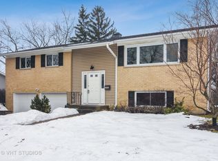 1051 E Plate Dr, Palatine, IL 60074