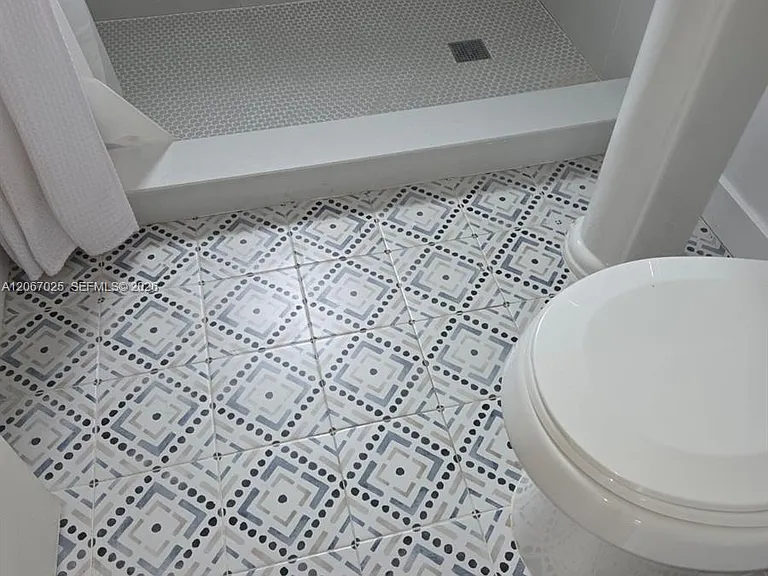 237 Madeira Ave #1 — Photo 32