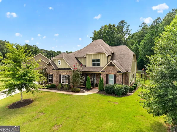 845 Walnut River Trl, Hoschton, GA 30548