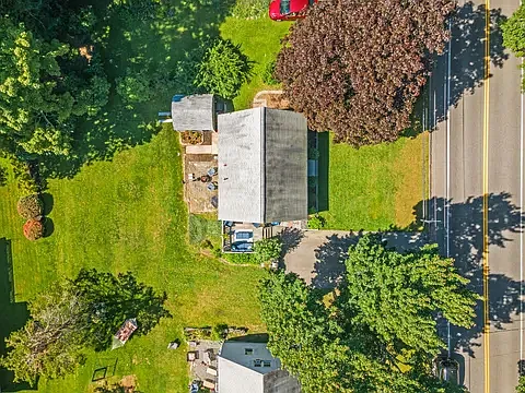 210 Summit St — Photo 4
