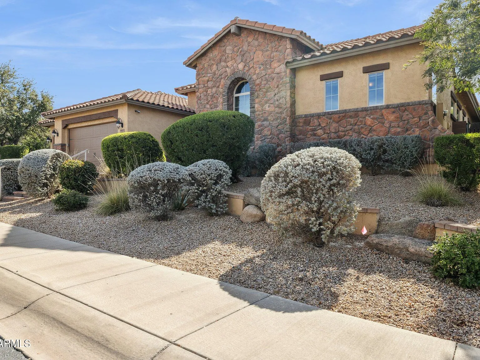 3 bed, 3.5 bath, 3468 sqft, $7,000 — Photo 2