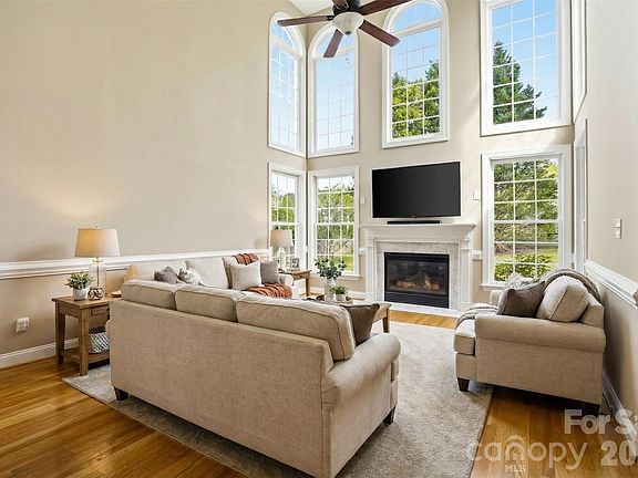 3rd image of 6123 Abergele Ln