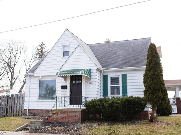 3945 W 210th St, Fairview Park, OH 44126