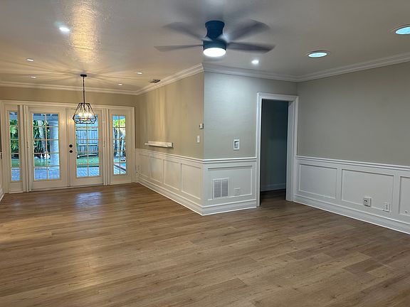 Family room/Dining room