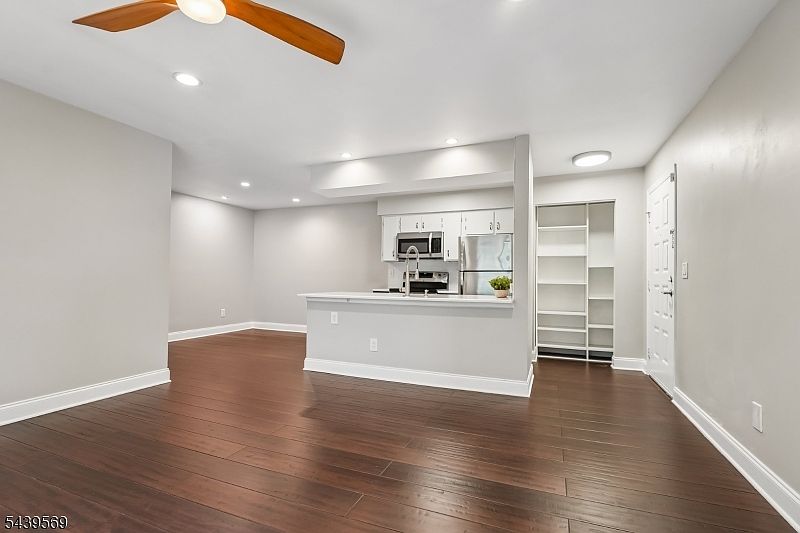 1st image of 74 Marlowe Ct