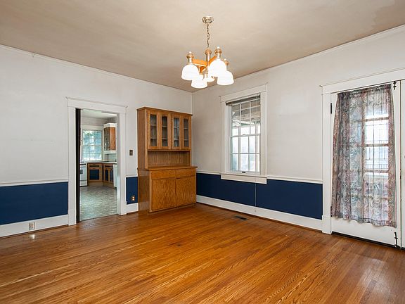 4th image of 1818 Cedar Ln