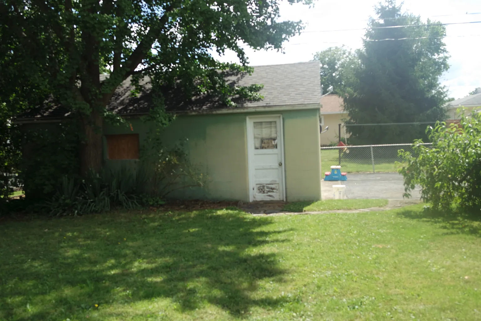 874 Stephen Dr W photo 1