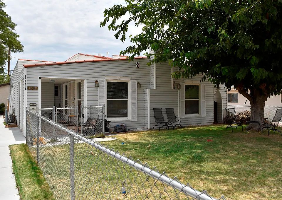 2nd image of 120 W Lancaster Blvd #120