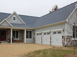 2S890 Red Oak Dr, Elburn, IL 60119