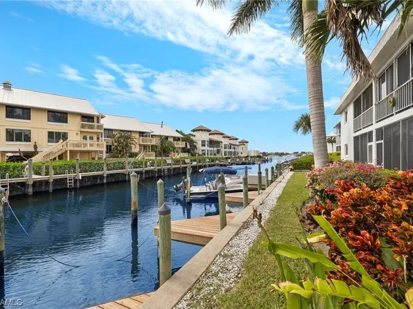 1320 Blue Point Ave APT 5, Naples, FL 34102