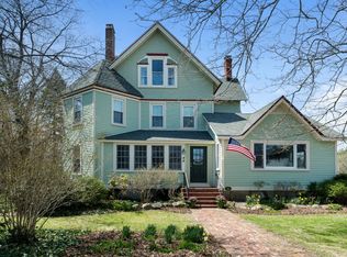 48 Cedar Ave, Islip, NY 11751
