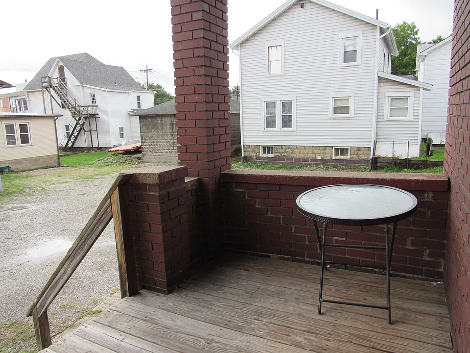720-722 W Klondyke Ave