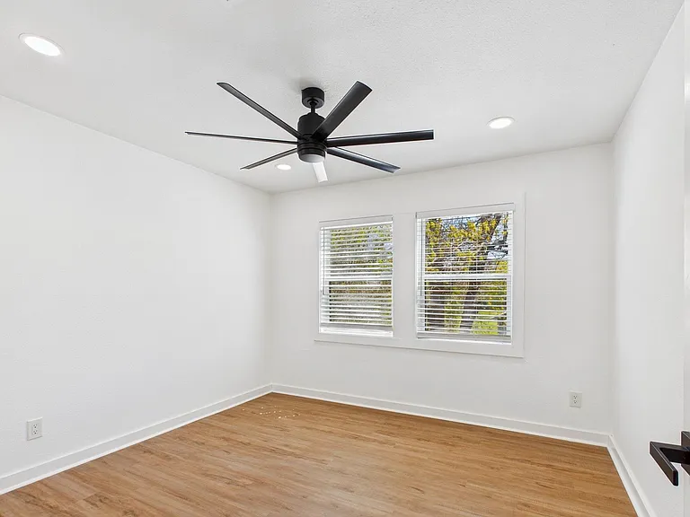 4501 College Main St #4 — Photo 2