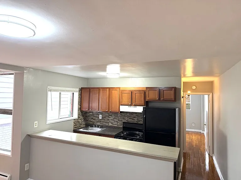 315 W St NE — Photo 13