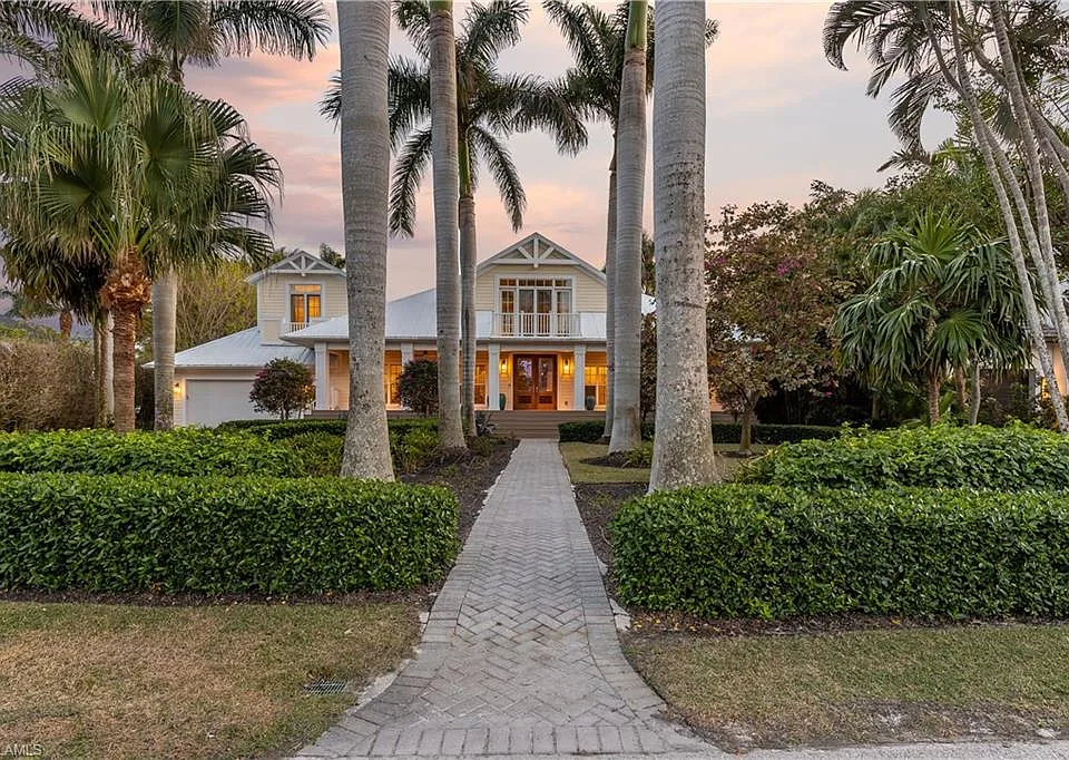 154 4th Ave N