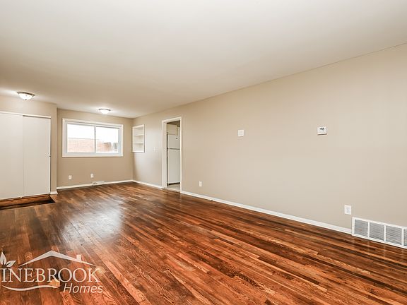 3rd image of 231 Whispering Dr